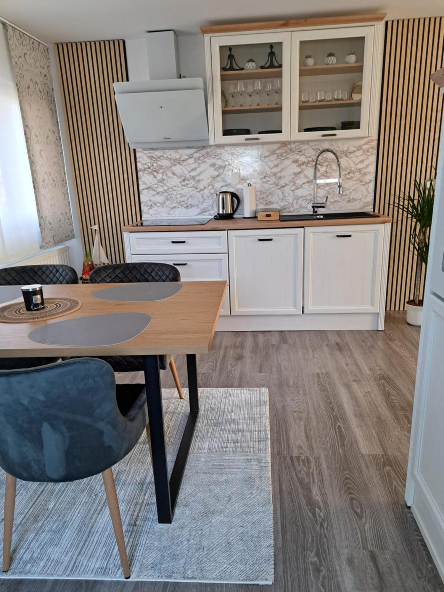 Apartmani Habibi Jalzabet Dış mekan fotoğraf